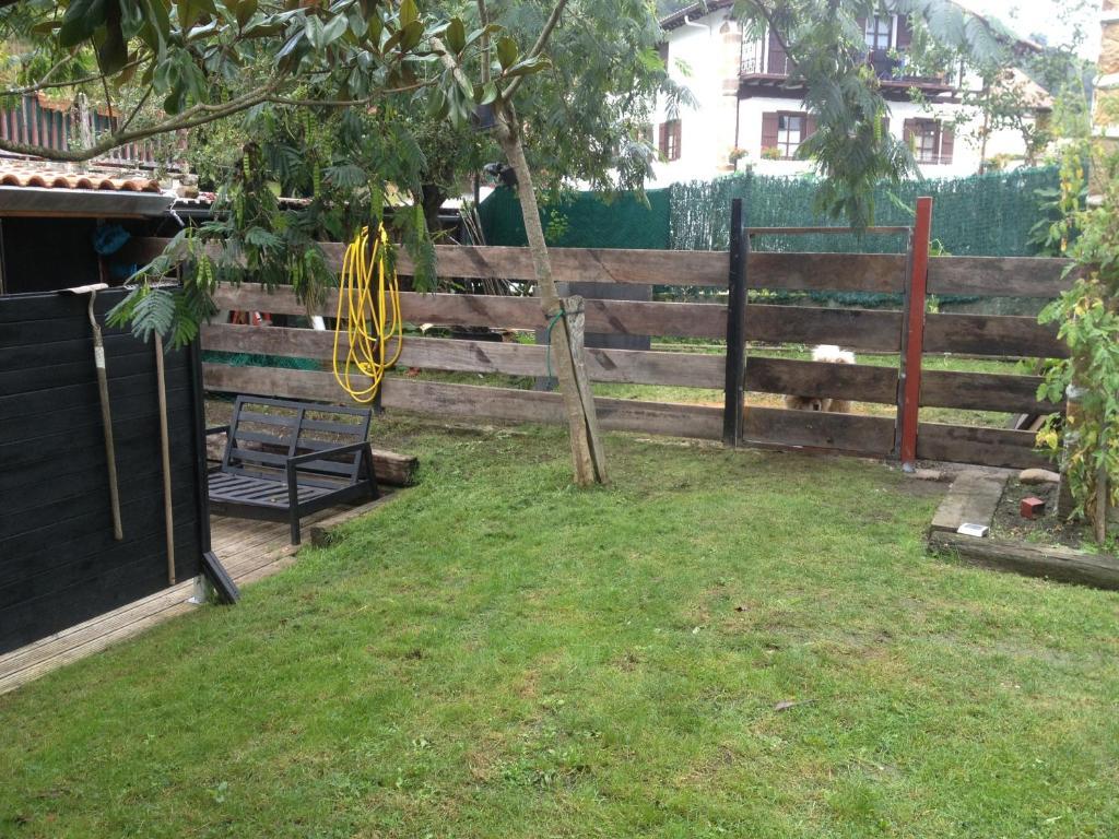Hostal Auzoa Bera  Екстериор снимка